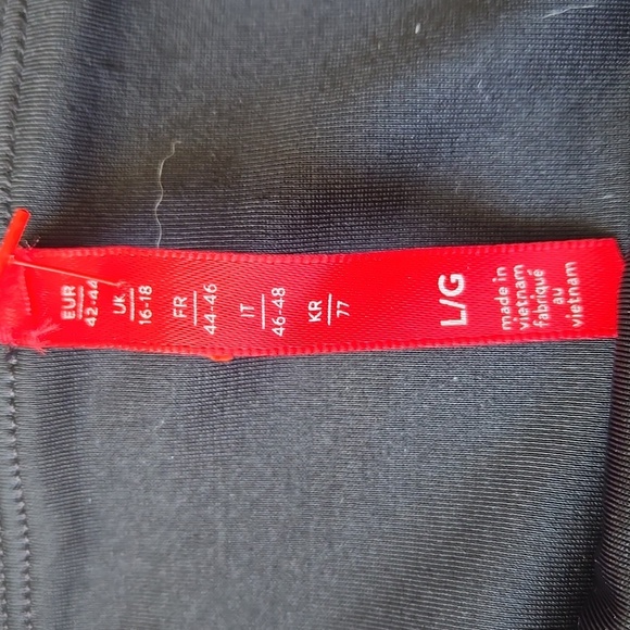 SPANX Metallic Grey Moto Leggings - Picture 9 of 10